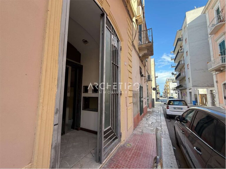 AK-063/2025 LOCALE COMMERCIALE